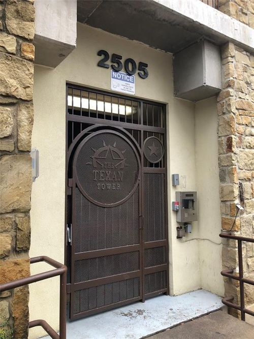 apt-211-2505 San Gabriel St, Austin, TX, 78705-4386 | Card Image