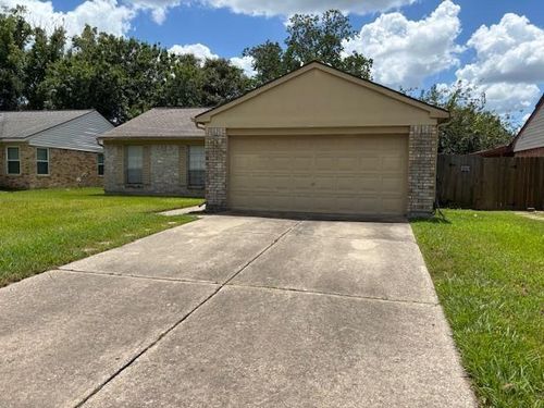 15806 Pipers View Dr, Webster, TX, 77598-2548 | Card Image