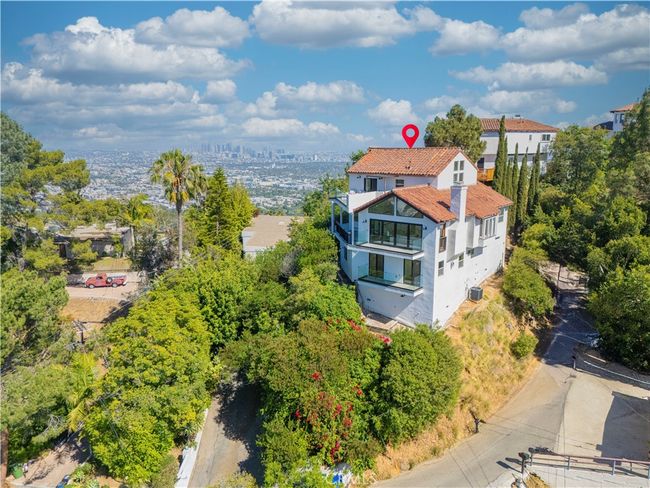 8280 Grand View Dr, House other with 3 bedrooms, 4 bathrooms and 2 parking in LOS ANGELES CA | Image 52