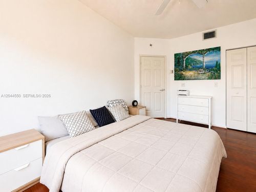 715-2027 Se 10th Ave, Fort Lauderdale, FL, 33316-4506 | Card Image
