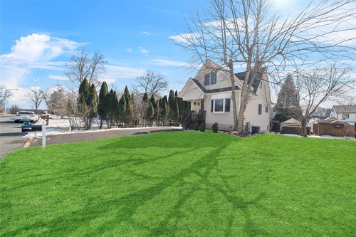 31 Greene St, Tappan, NY, 10983-1949 | Card Image