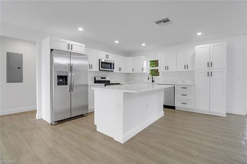 4448 18th Ave Sw, NAPLES, FL, 34116-5912 | Card Image