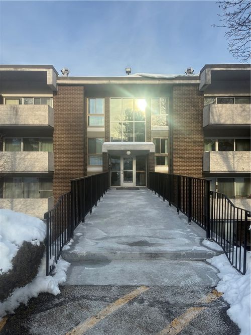 3204 Charlemagne Cir, Pittsburgh, PA, 15237-2928 | Card Image