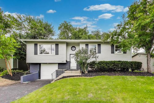 6915 Hawthorne Ln, Hanover Park, IL, 60133-6410 | Card Image