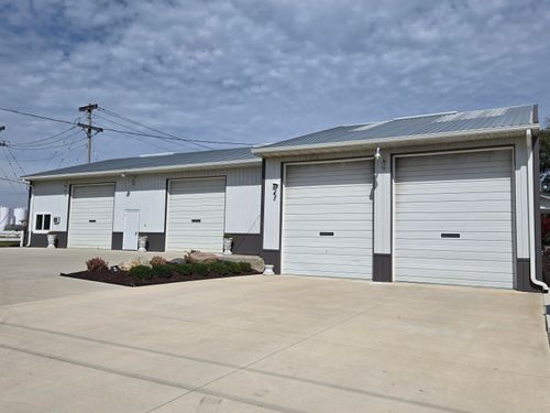 175 N West St, Postville, IA, 52162-7713 | Card Image