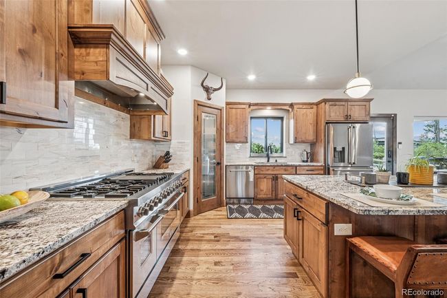 48" range with hood and double oven | Image 24