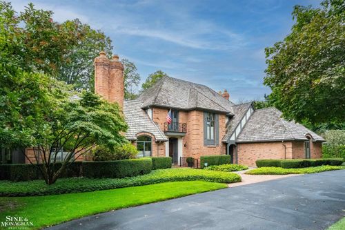 121 Vendome Rd, Grosse Pointe Farms, MI, 48236-3327 | Card Image