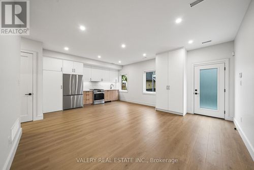 131 Dovercourt Rd, Toronto, ON, M6J3C5 | Card Image