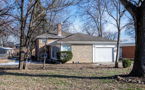 16039 Marian Dr, South Holland, IL, 60473-1750 | Card Image