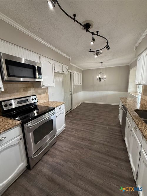 705 Chaparral Dr, Victoria, TX, 77905-3849 | Card Image