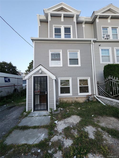 225 S 11th Ave, Mount Vernon, NY, 10550-3705 | Card Image