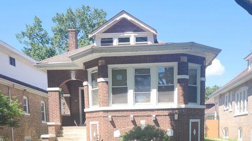 8846 S Parnell Ave, CHICAGO, IL, 60620-2130 | Card Image