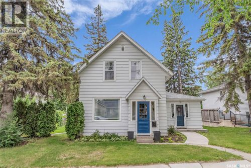 1128 12th St E, Saskatoon, SK, S7H0E2 | Card Image