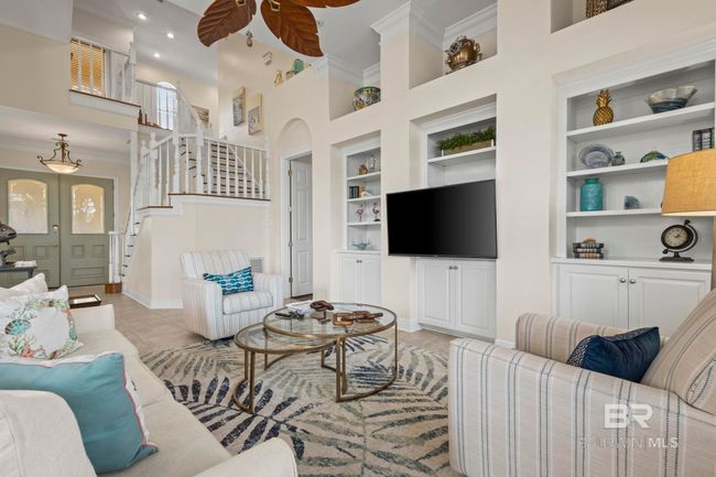 Living Room | Image 8