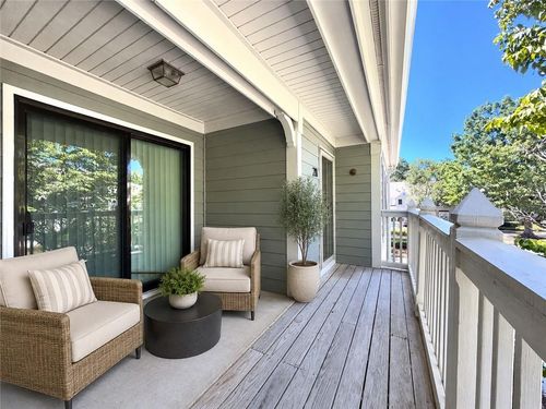 211 Abingdon Way, Sandy Springs, GA, 30328-1677 | Card Image
