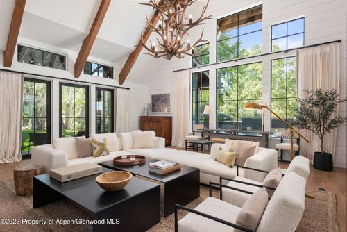 11 Heather Ln, Aspen, CO, 81611-3344 | Card Image