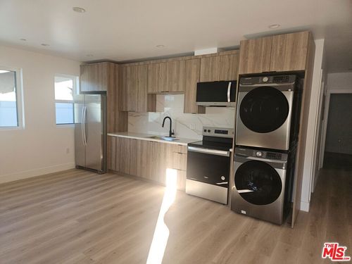 3209-4-3209 W 18th Street, Los Angeles, CA, 90019 | Card Image