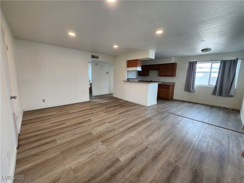 apt-f-504 Calcaterra Cir, Las Vegas, NV, 89119-6943 | Card Image