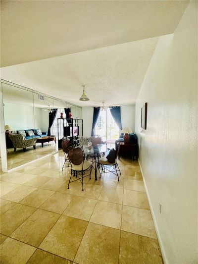 1810 - 185 Se 14th Ter, Condo with 2 bedrooms, 2 bathrooms and null parking in Miami FL | Image 3