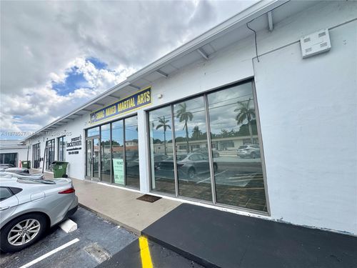 135 Ne 1st Ave, Hallandale Beach, FL, 33009-4203 | Card Image