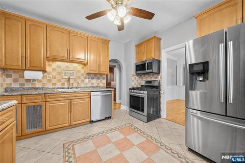 35 Dawson Ave, Clifton, NJ, 07012-1228 | Card Image