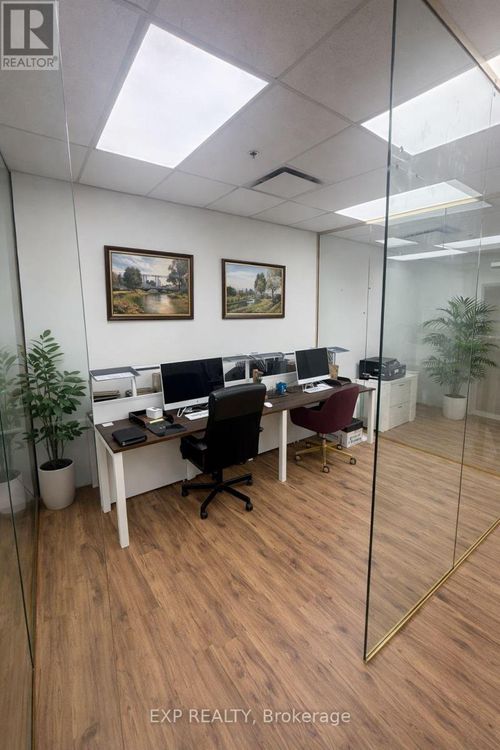 7097 Yonge Street, Markham (Grandview), ON, L3T2A7 | Card Image