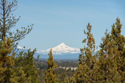 1784 Nw Wild Rye Cir, Bend, OR, 97703-6690 | Card Image