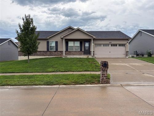 465 Honeysuckle Creek Dr, Wentzville, MO, 63385-5613 | Card Image