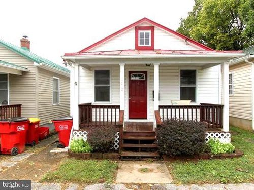 212 S George St, RANSON, WV, 25438-1415 | Card Image
