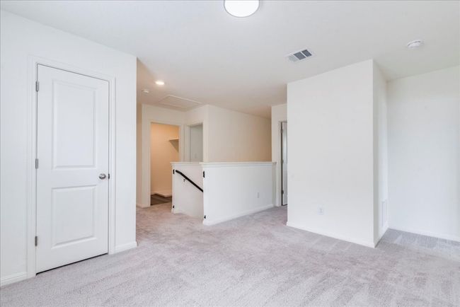 Upstairs game room/loft/second living area | Image 18