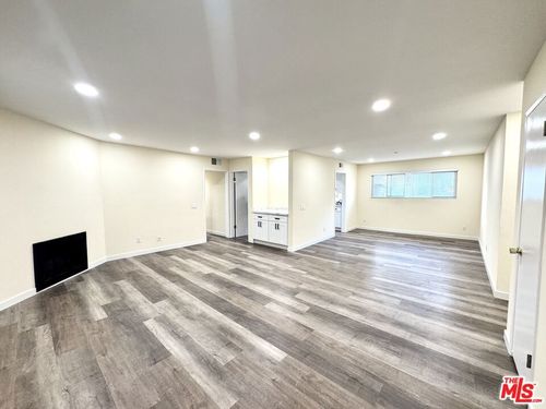 102-3970 Ingraham Street, Los Angeles, CA, 90005 | Card Image