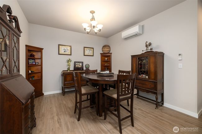 Formal or informal dining room w/ lots of wall space. | Image 10