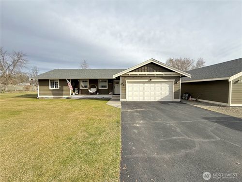 4 River Overlook St, Omak, WA, 98841-9685 | Card Image