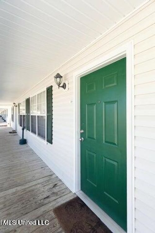 apt-b11-5080 Gautier Vancleave Rd, Gautier, MS, 39553-4816 | Card Image