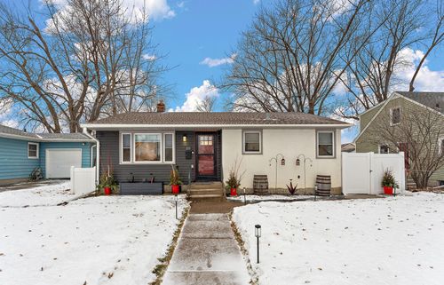 221 9th St S, South Saint Paul, MN, 55075-3017 | Card Image