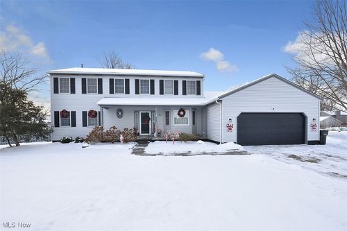 172 Loyola Dr, Elyria, OH, 44035-1588 | Card Image