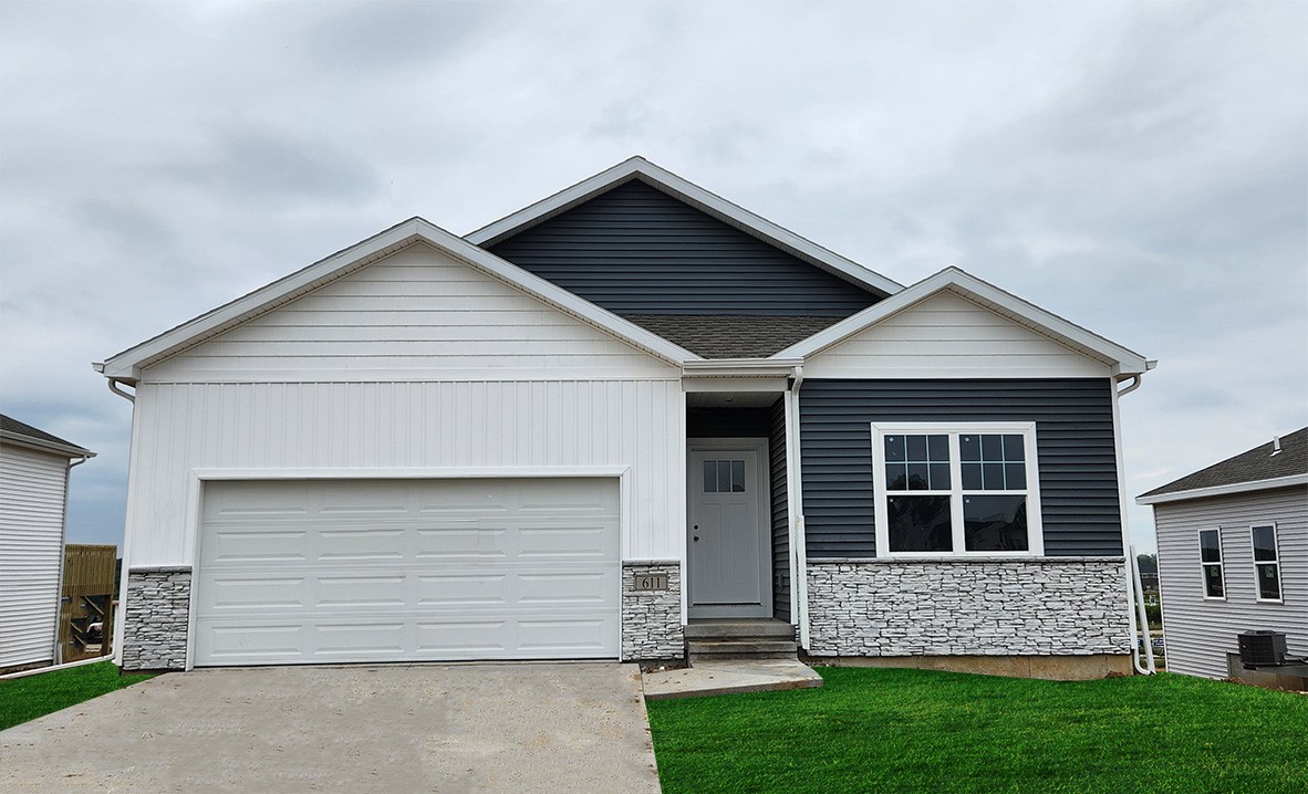 Bear Dr, Tiffin, IA 52340
