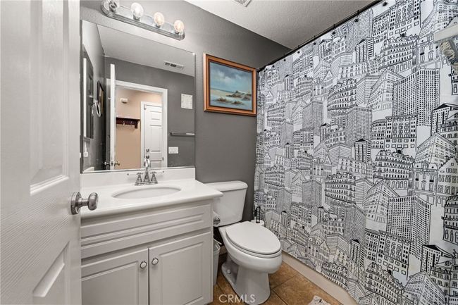 Downstairs Bathroom with Tub/Shower | Image 10