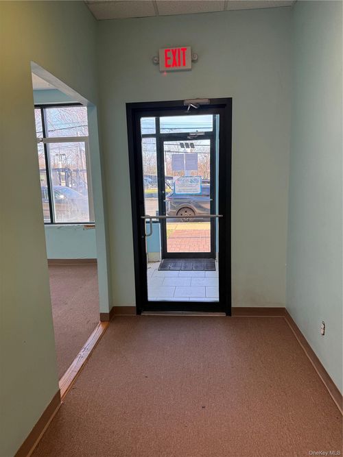 735 Middle Country Rd, Saint James, NY, 11780-3211 | Card Image