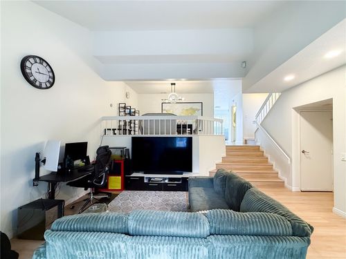 33 Wildflower Pl, Pomona, CA, 91766-6601 | Card Image