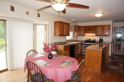 49954 Willowood Dr, Macomb, MI, 48044-1656 | Card Image