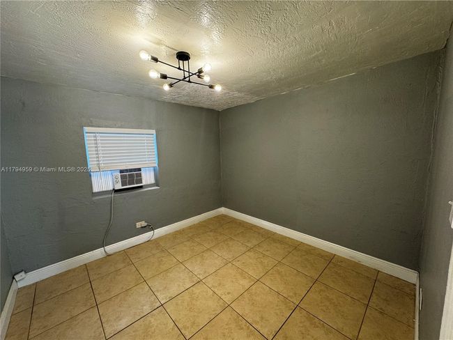 APT-3 - 4017 Sw 24 Th St, Condo with 2 bedrooms, 1 bathrooms and null parking in West Park FL | Image 5