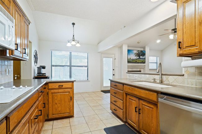 1000 Forest Trail Ct, House other with 4 bedrooms, 3 bathrooms and null parking in Euless TX | Image 8