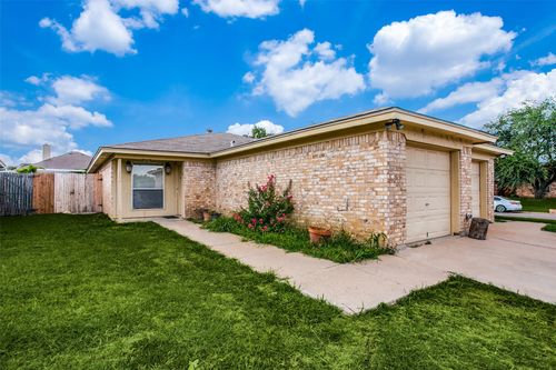 3600 Hulen Park Cir, Fort Worth, TX, 76123-1424 | Card Image