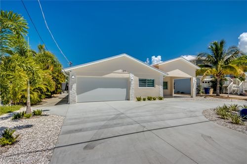 107 Albatross St, FORT MYERS BEACH, FL, 33931-4501 | Card Image