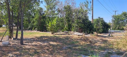 508 E 4th St, Taylor, TX, 76574-3715 | Card Image