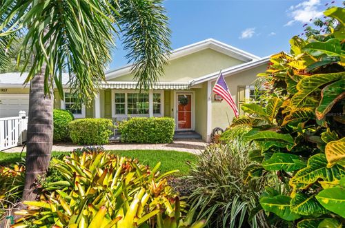 1907 Magnolia St, Sarasota, FL, 34239-5126 | Card Image