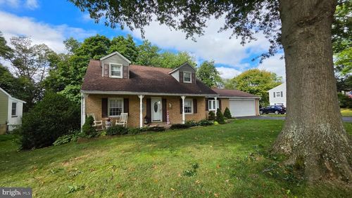 12 Winchester Rd, SHREWSBURY, PA, 17361-1832 | Card Image