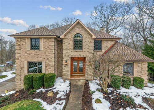 10484 Olde Villa Dr, Gibsonia, PA, 15044-7463 | Card Image