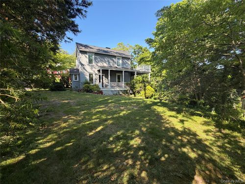 207 Prospect Ave, Sea Cliff, NY, 11579-1054 | Card Image